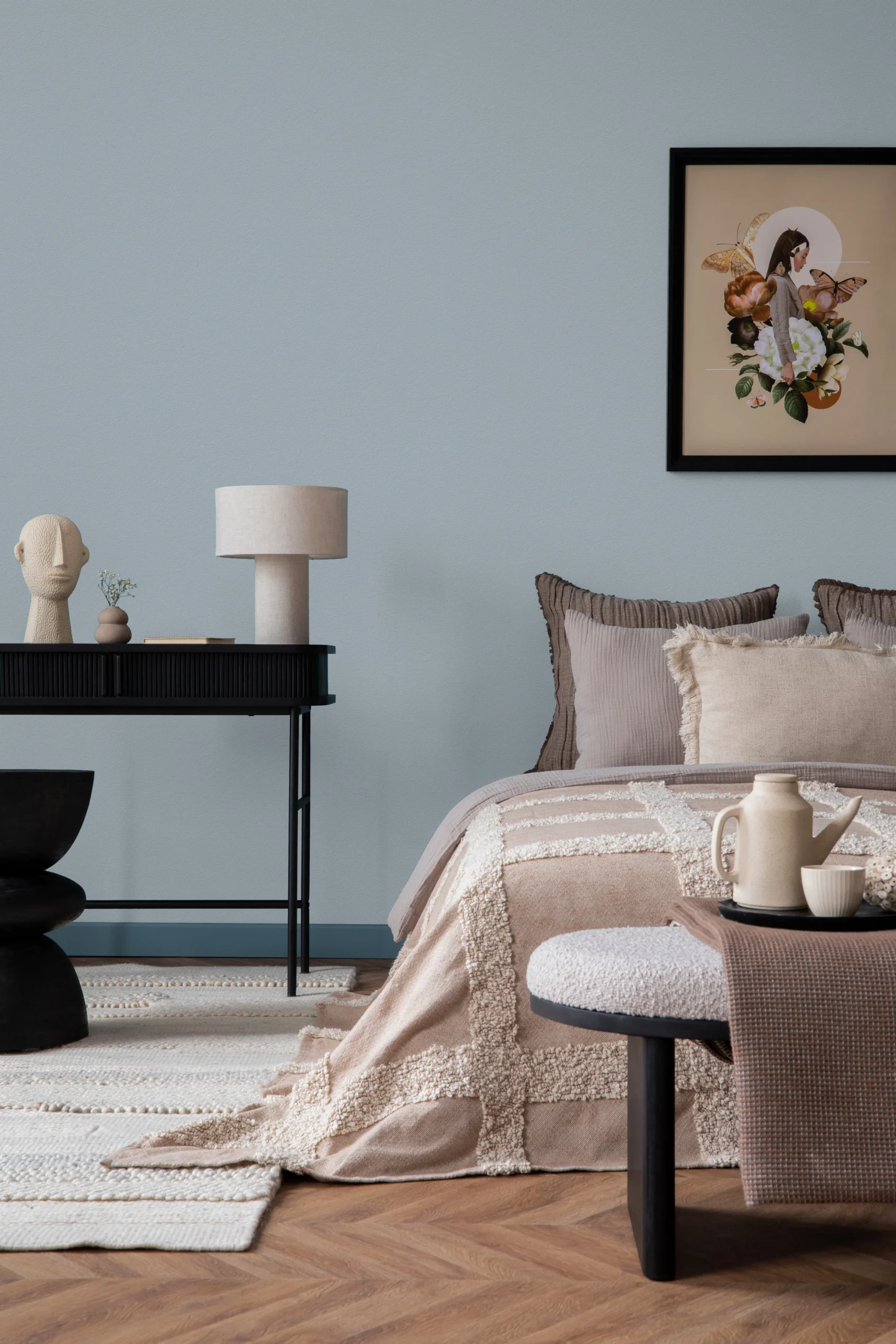 Gray Embossed Wallpaper – Understated Elegance (24202-9)